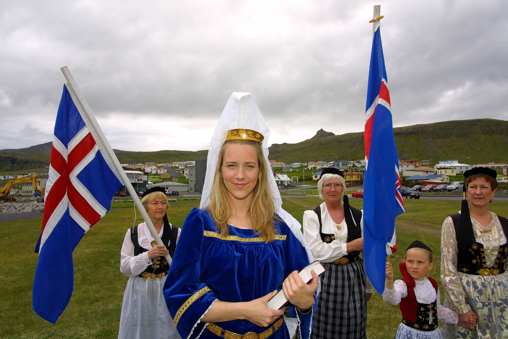 Fjallkonan podczas obchodów Święta Niepodległości Islandii (źródło: visiticeland.com)